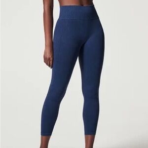 🆕 SPANX Seamless Leggings Midnight Navy